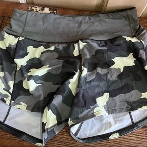 Lululemon Speed Up size 4